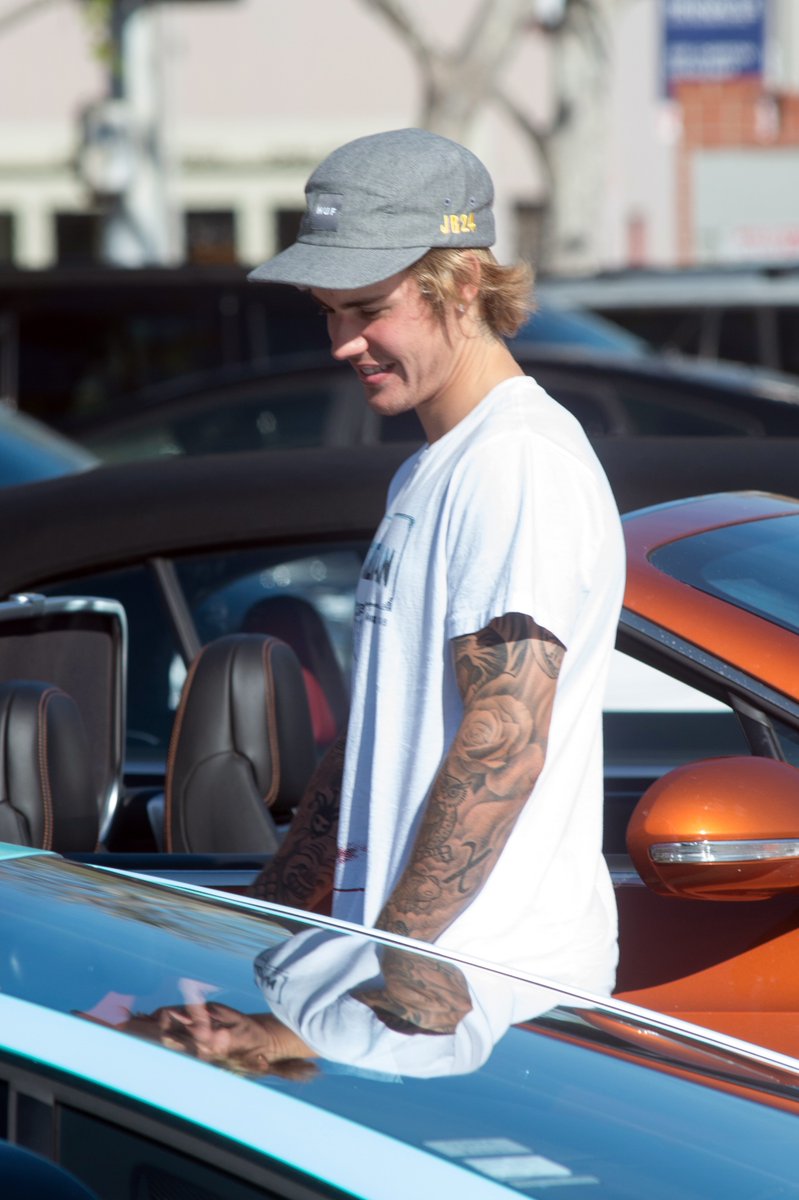 jbcrewgreece's tweet photo. March 6: More photos of Justin seen at Nobu in Los Angeles, California. https://t.co/kcusOgQj6q
