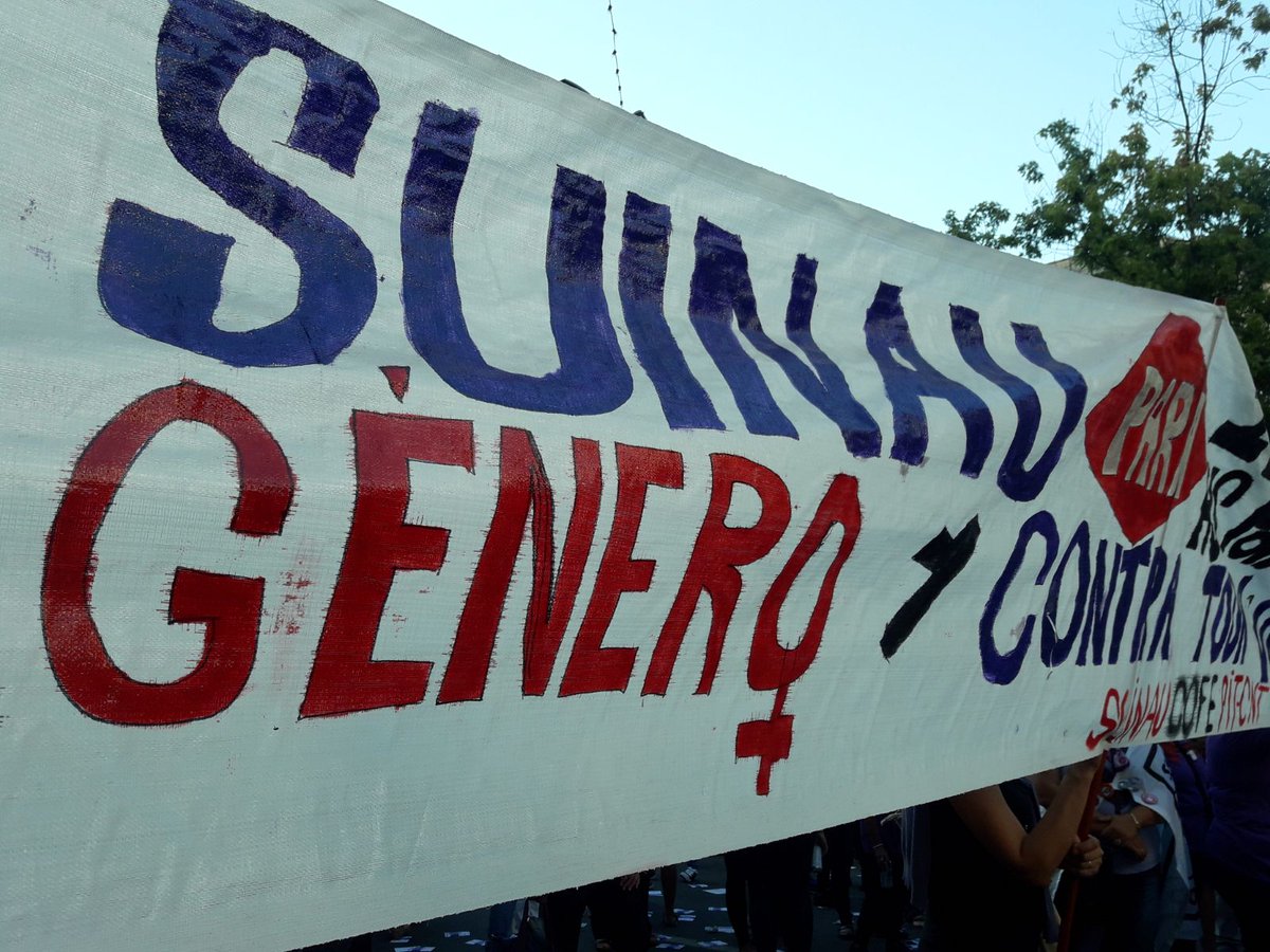 #Uruguay 🇺🇾 |  Marcha masiva en Montevideo por el #8M #ElDiaInternacionalDeLaMujerTrabajadora #ParoDeMujeres del que participan afiliadas a la CLATE. También, el presidente de a Confederación de Organizaciones de Funcionarios del Estado (COFE), <a href="/MartinPITCNT/">Martin Pereira 🇺🇾</a>.