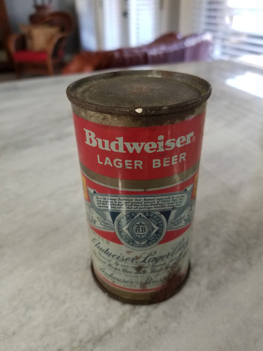 Arthur84477649's tweet photo. Found this in the wall of my mom's house #oldBud https://t.co/aWDqUH7TbX