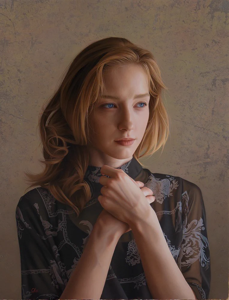 きれいな着物を着た美しい女性の写真・・・ではなく、油絵で描かれた絵画なんです♪