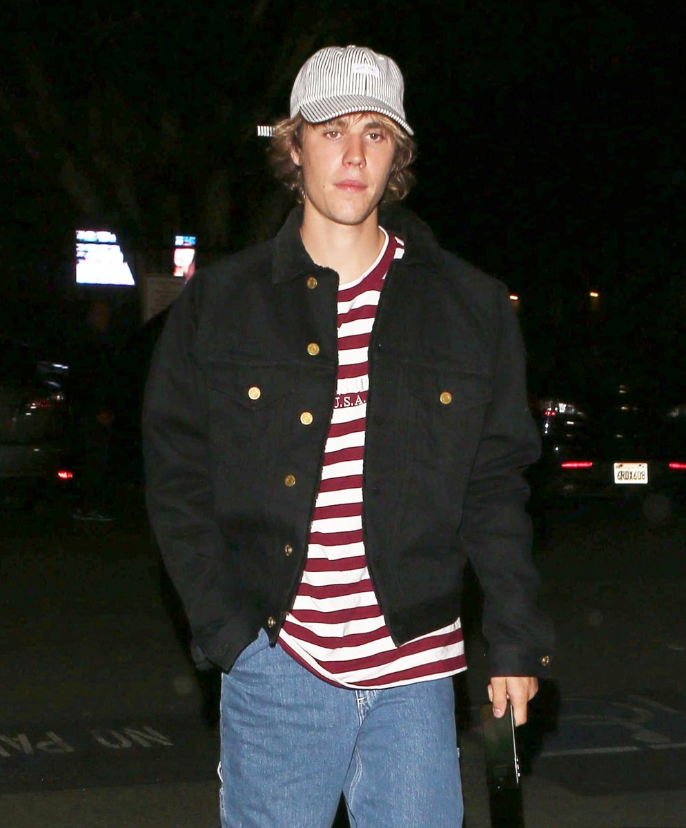 jbcrewgreece's tweet photo. March 7: Justin arriving at the Los Angeles Kings Valley Ice Center in Panorama City, California. https://t.co/v67TkCQK1i