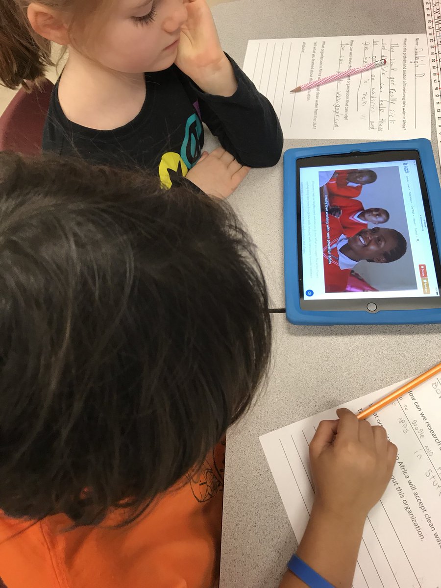 BloomMsDavis's tweet photo. Researching organizations that help get clean water to villages in Africa. PBL connection with @jcpsbloommusic for her project connected to The Water Princess book. @BloomBulldogs @AssistSupArea4 #DLBloom #Area4Success https://t.co/vstNRVX9aC
