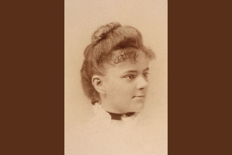 Sarah_NTHC's tweet photo. I chose Elizabeth Blackwell because she pushed through and became the first woman to graduate from medical school. She also motivated other women to graduate and she also taught them medicine. #WD2018 #NTHCVoice #PressForProgress @NthSaucier @janelle #NTHC10 https://t.co/InwELfspD9
