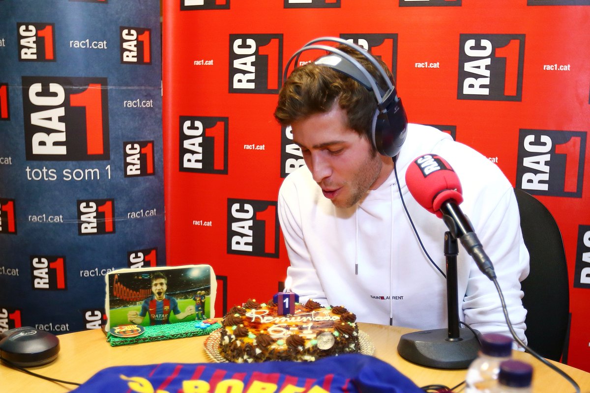 Moltes gràcies <a href="/SergiRoberto10/">Sergi Roberto</a> !! Una hora i quart de ràdio, d'homenatge per una remuntada històrica! Ets molt gran! Gràcies a tots els que heu col·laborat a fer gran aquest tio! #Tudiràs ( Foto <a href="/photogrAFer_pro/">photogrAFer</a> )