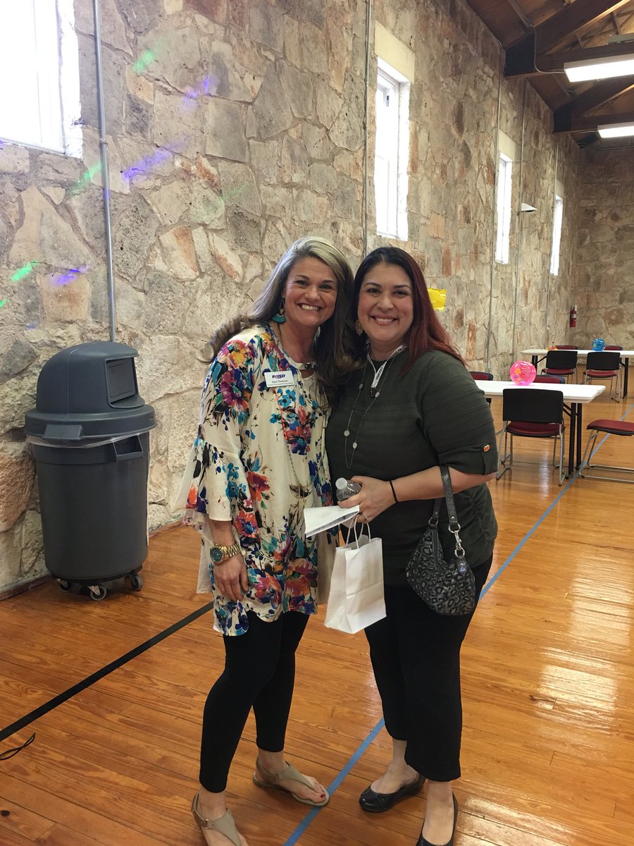 BiancaBecker22's tweet image. Amanda Villarreal from @Westview_MS won a goody bag from @learningdotcom at the @pfisdit #springPfling