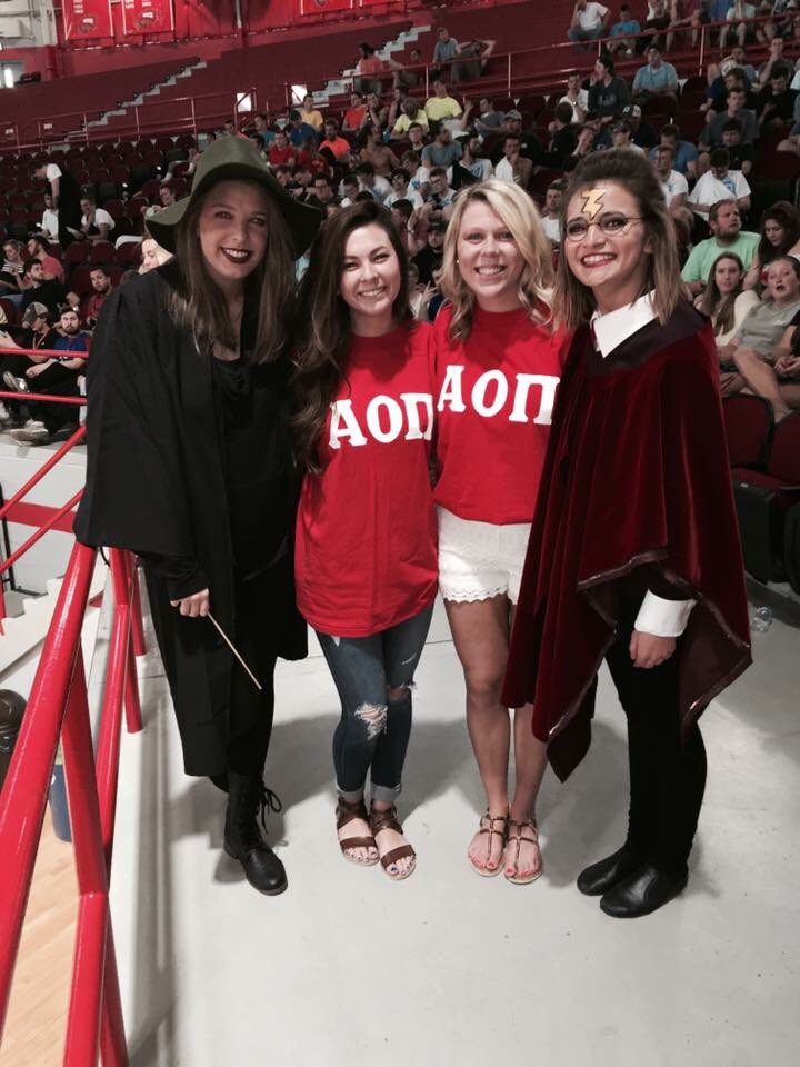morgan_ashley33's tweet photo. I have the most perfect fam in the world #sweetsweek2018 @WKUSigEp @MorganBiven @kaitlyn_fink @emmakallal @zdannie18 https://t.co/wIWtv1YFOR