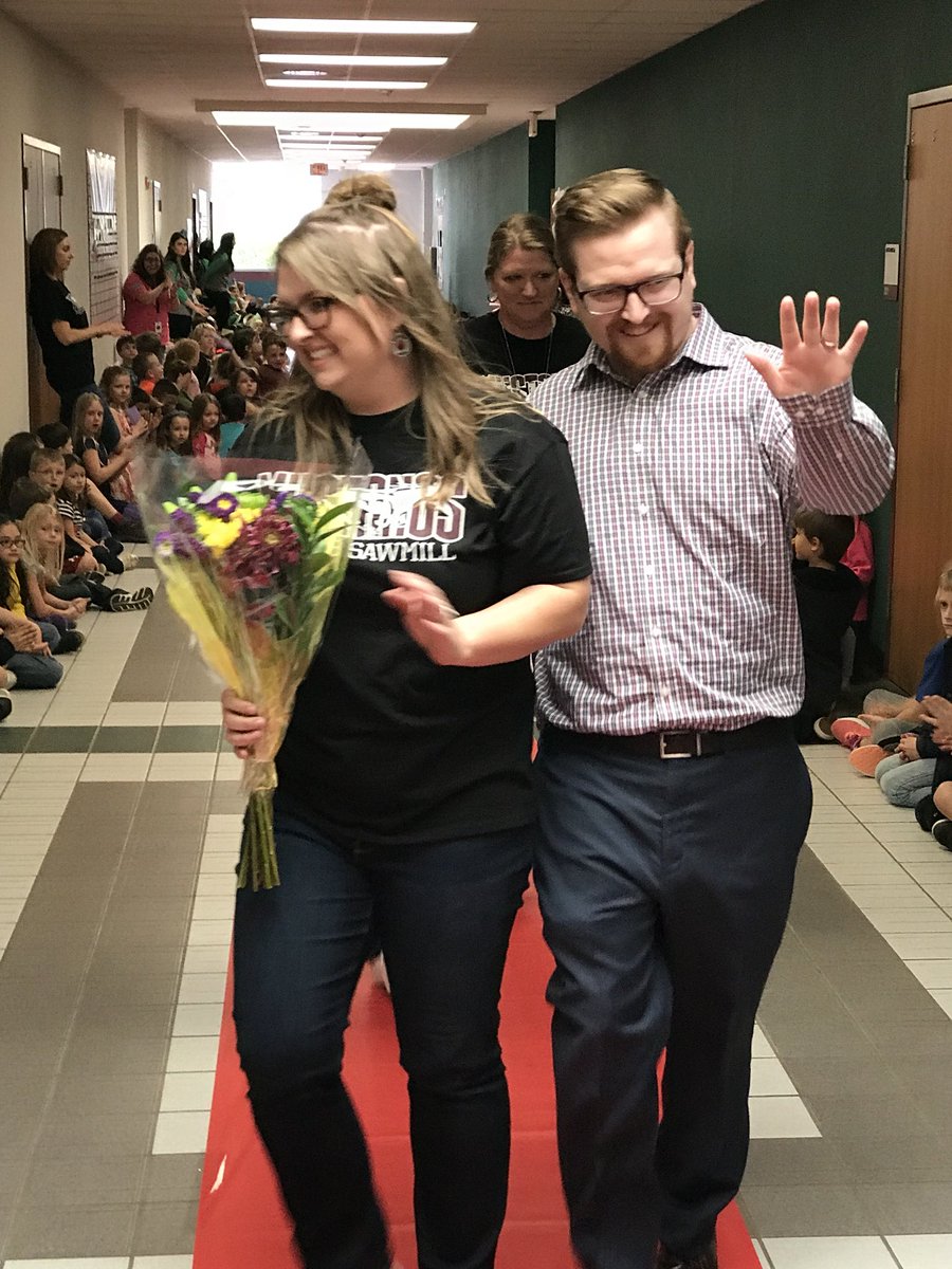 NicholsSawmill's tweet image. Congratulations 3rd grade teacher, Mrs. Stearns, “Rookie of the Year 2017-2018”! #3rdgradersrock #celebrate #NSEconnect