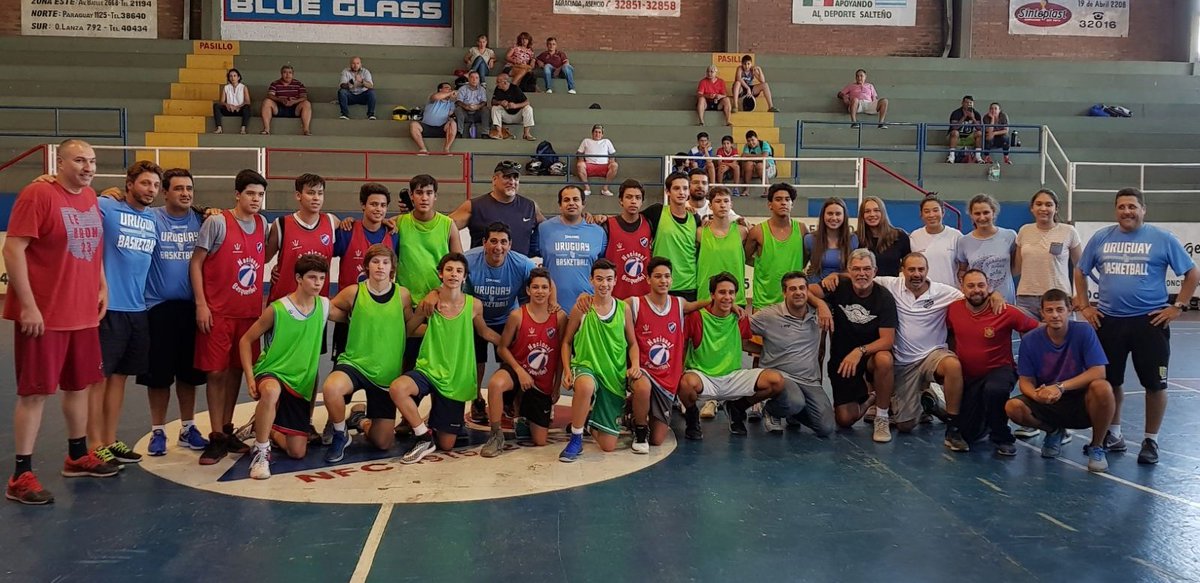 fubbuy's tweet photo. Hoy en la ciudad de Salto comenzó la gira del Cuerpo Técnico de Uruguay. Apoyan ANTEL y Europcar. https://t.co/2zmfMqcsJG
