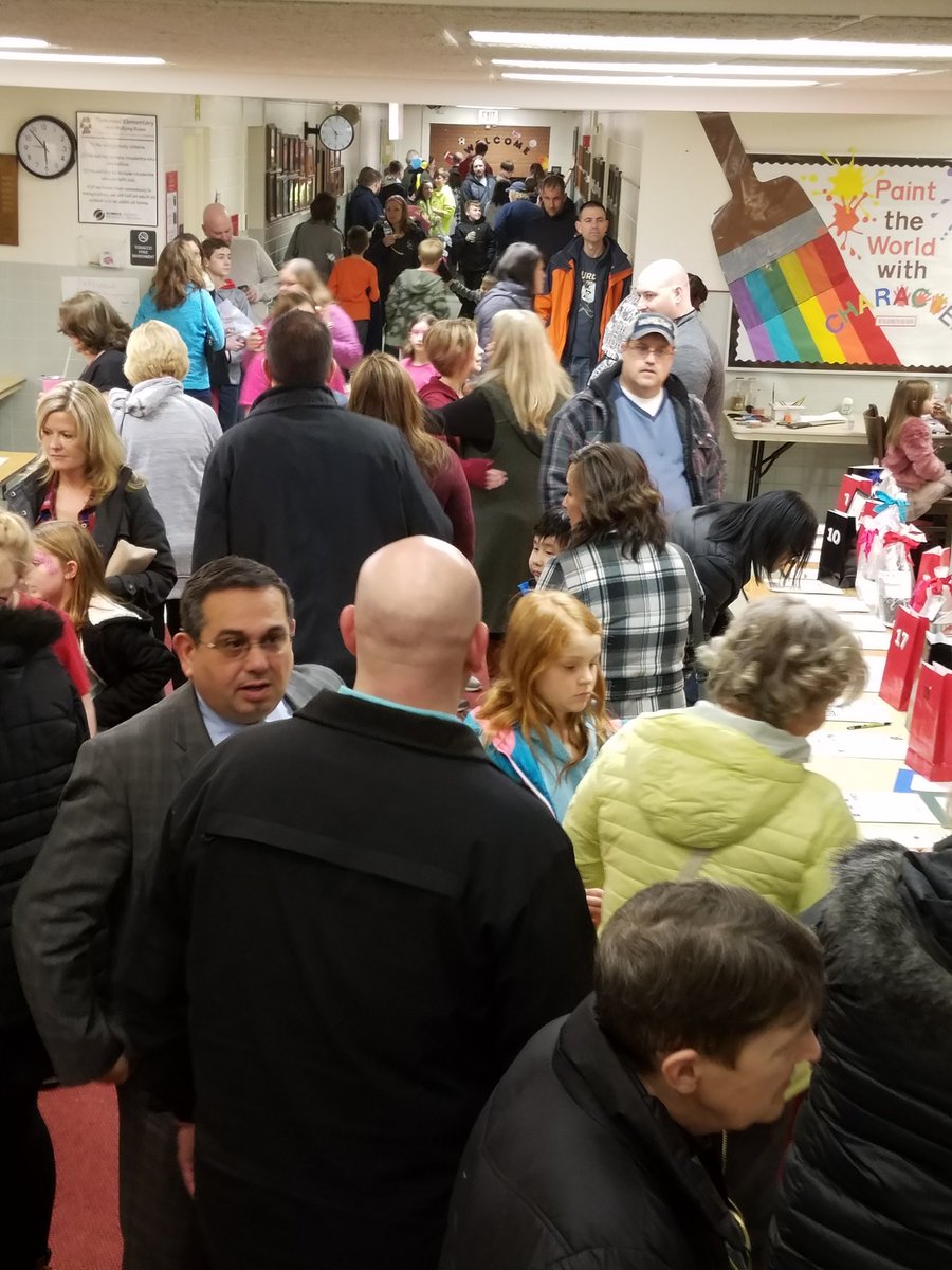 PARKWDprincipal's tweet photo. Parkwood's Annual PTO Chili Supper! https://t.co/ap6Kfx0bTA