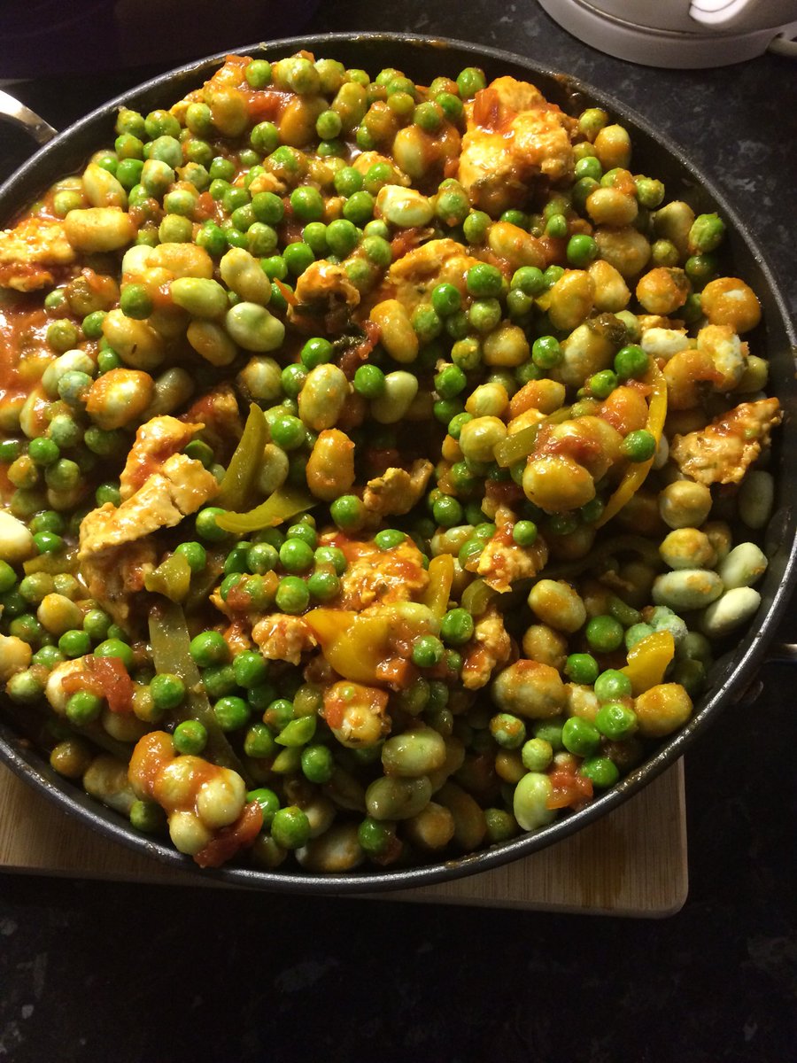 MilnesJonathan's tweet image. Italian style chicken sausage and veggies