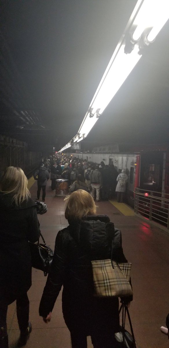 KendraDaniel1's tweet image. 6:02pm train to New haven! You are running on reduced schedule and only gave us 7 cars!  This is ridiculous. @MetroNorth @News12CT @ABC7NY