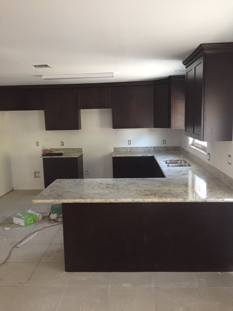 CabinetKenner's tweet photo. @CabinetKenner #KennerLA #Kitchen #Cabinets #Granite #Countertops #Island #UnderMountSink https://t.co/AdAFEsVCCR