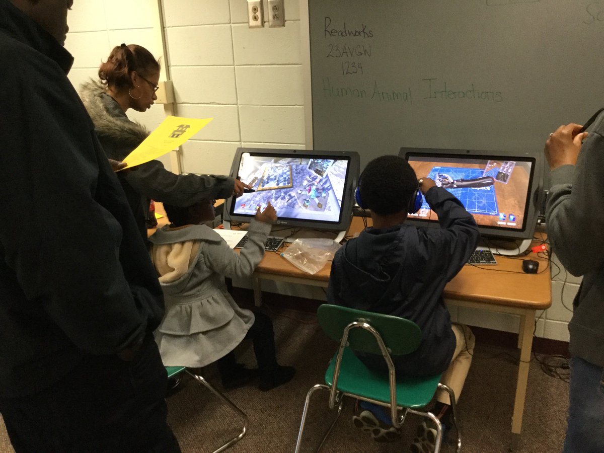 LCSS_DSDudley's tweet photo. WPE STEAM Night! @VelmaDonnell @ValarieLawson15
#ZSpacelab https://t.co/5RGDwY5r6r