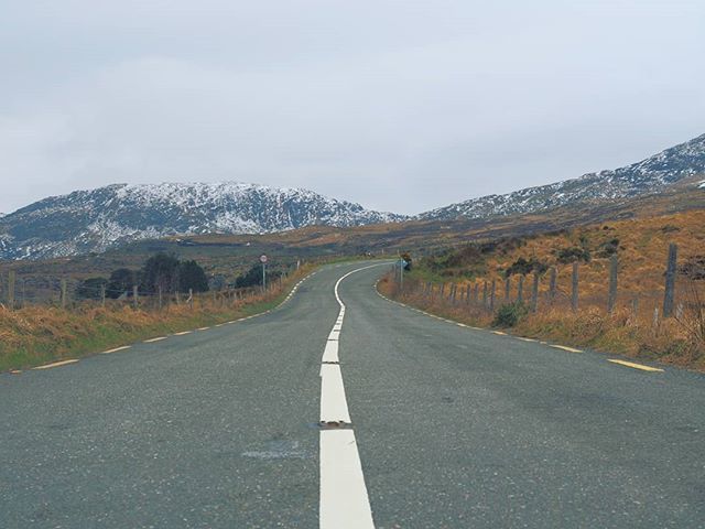racer_fastSPEEd's tweet photo. Road shot.

#Ireland #travel #photography #travelphotography #ringofkerry #olympus #olympuspro #prolens #12mm #mountains #landscape #landscapephotography https://t.co/TlIPJtyM8T https://t.co/g8qZBYaQqp