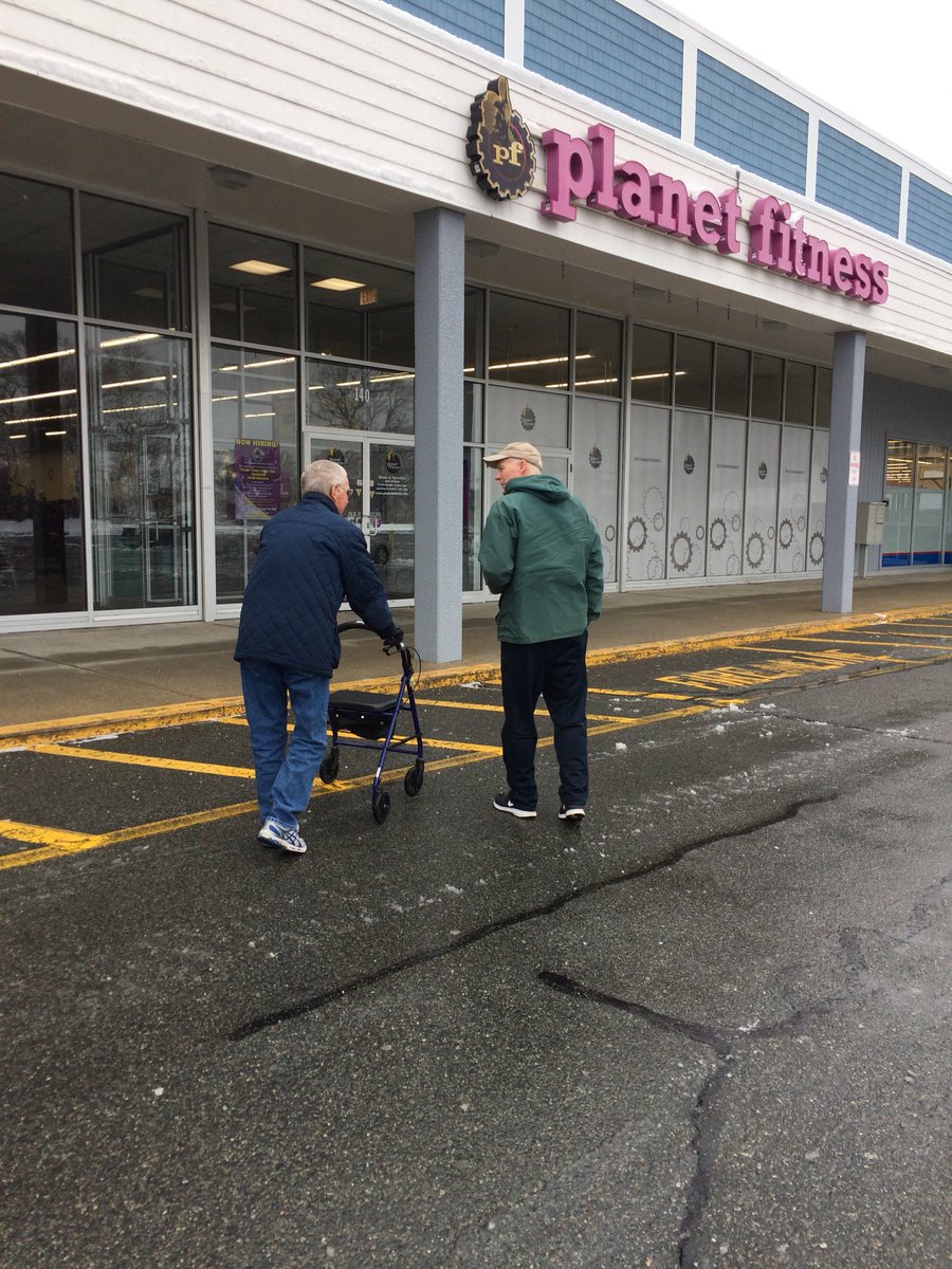abletorun's tweet photo. Warriors exist in many ways~ they’re not afraid of a little snow! @HurleyMiddle @PlanetFitness 
#gojoemullen #golarry  #yesthatsawalker #gettingitdone #everysingleday #getupgetout! #putawaythevideogames #settingagreatexample https://t.co/4nFMLXEOq3