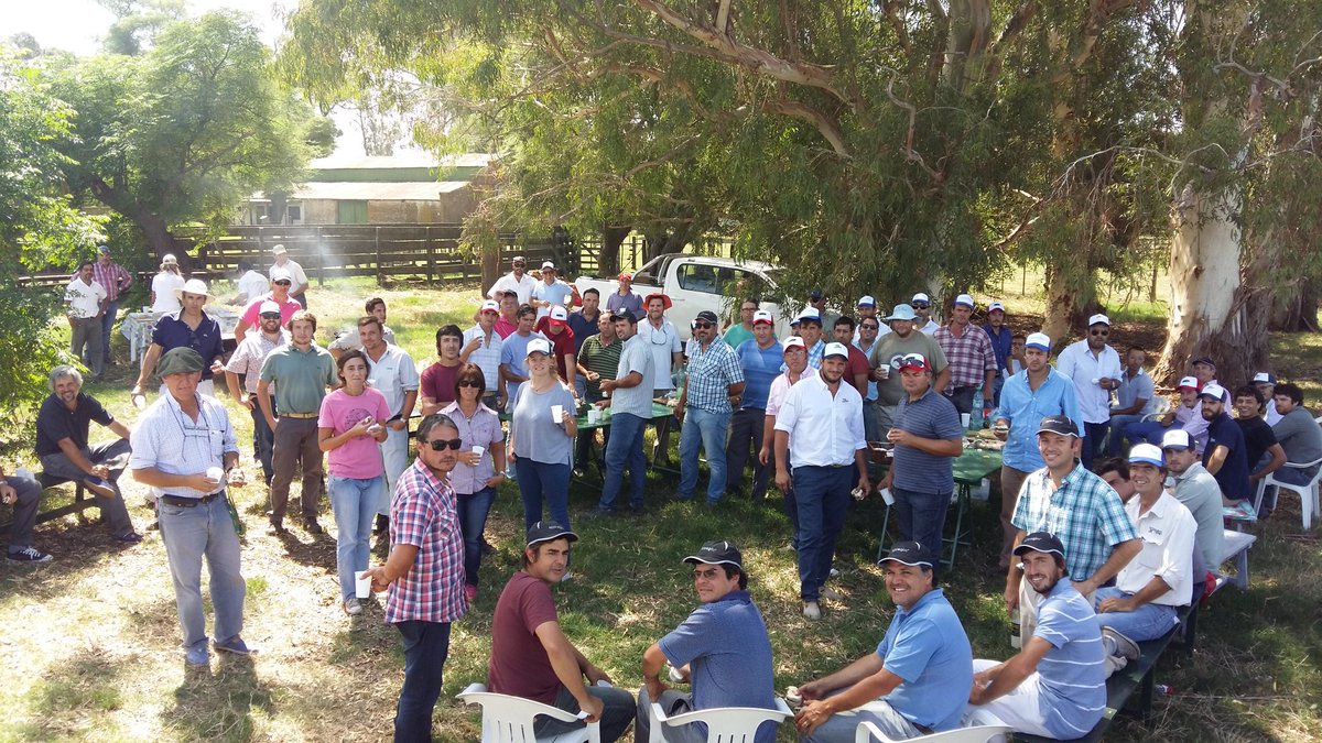 fdelf1984's tweet photo. Mega Uedap en el training center de La Lomita...
Gracias a todos los productores y técnicos que nos acompañaron... https://t.co/62gb6OHMbF