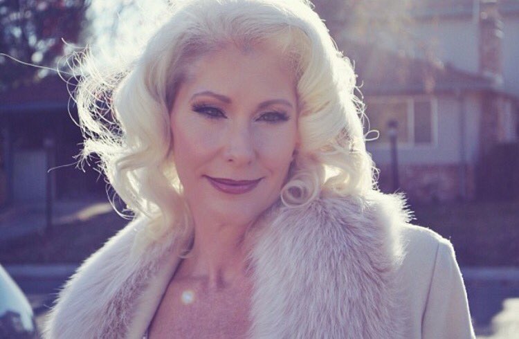 Chrisspymakeup's tweet photo. Thank you Mom for showing me how to be a strong woman! 💪 #internationalwomansday2018 https://t.co/5d7k7DBXVj