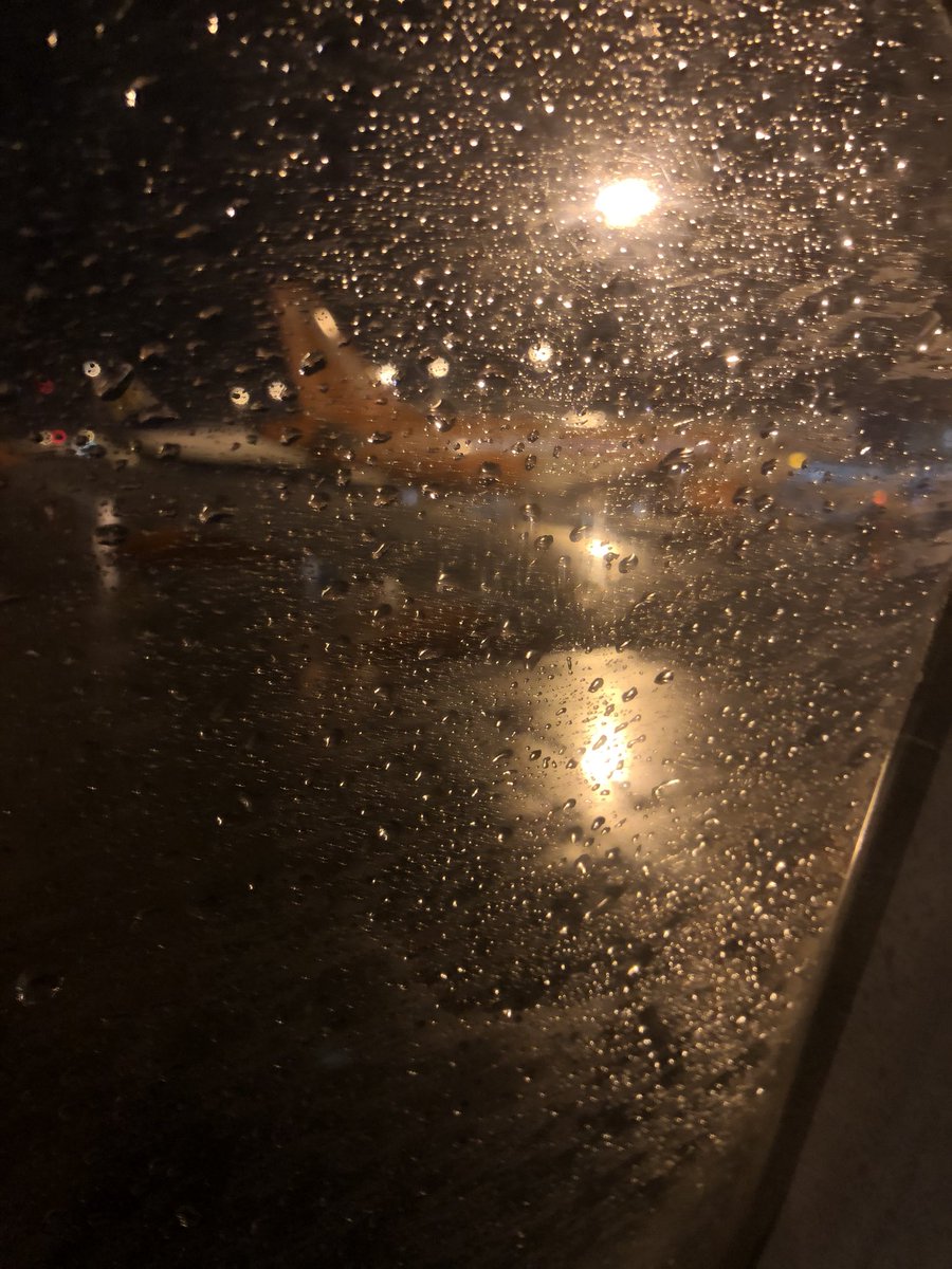 gianyosh's tweet photo. Finally in Berlin for a new adventure! A wet start... #berlin #newchallenges https://t.co/YIQzCP92KU