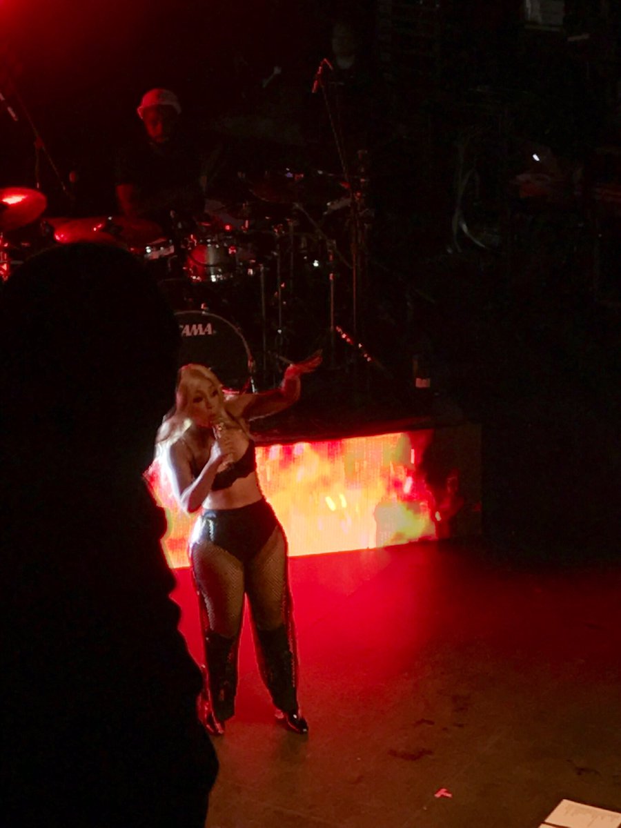 Daddyo_Lexy's tweet photo. Let me just explain to you how K came through for this performance.. #Beybeh #Yaaaaasssa #KMichelle out her living her best life you hear me @kmichelle https://t.co/b6x5bpWxWC