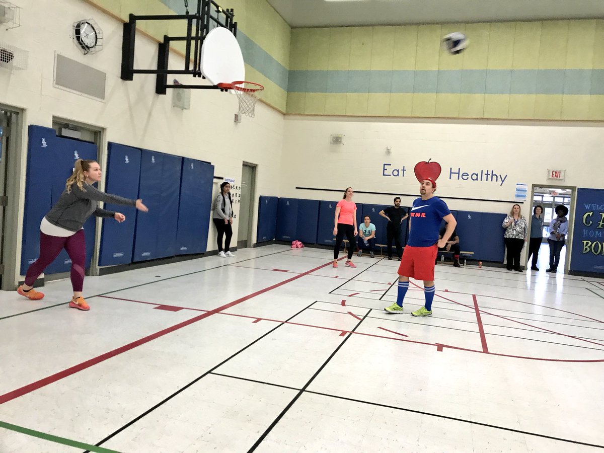 BobcatsPhysed's tweet photo. Nothing but smiles at the staff vs student volleyball game! @hpe4pdsb @RBPSBobcats @PeelSchools https://t.co/2Koest5fDb
