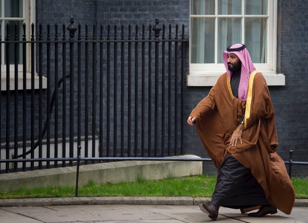 abdulrahman's tweet photo. فنحنُ حماةُ الدينِ ساداتُ عصرِنا

وذلكَ مالَمْ يَسْتَسِغْهُ الأعاجِمُ

مَنِ الغَوْثُ والإنقاذُ والبِرُّ والذَّرى

فسَلْ لا أبا لَكَ سَلْ  تُجِِبْكَ العواصِمُ https://t.co/iA0Y9k567U
