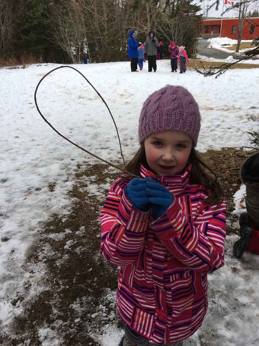 AMcGKinder's tweet photo. Outside play! An ice store, trying to use friction to make a spark, a beautiful habitat in ice and a speech balloon made with a twig! #imaginationplus #naturenurturescreativethinking @NLESDCA @SFOAschool https://t.co/jQkQDgmPv1