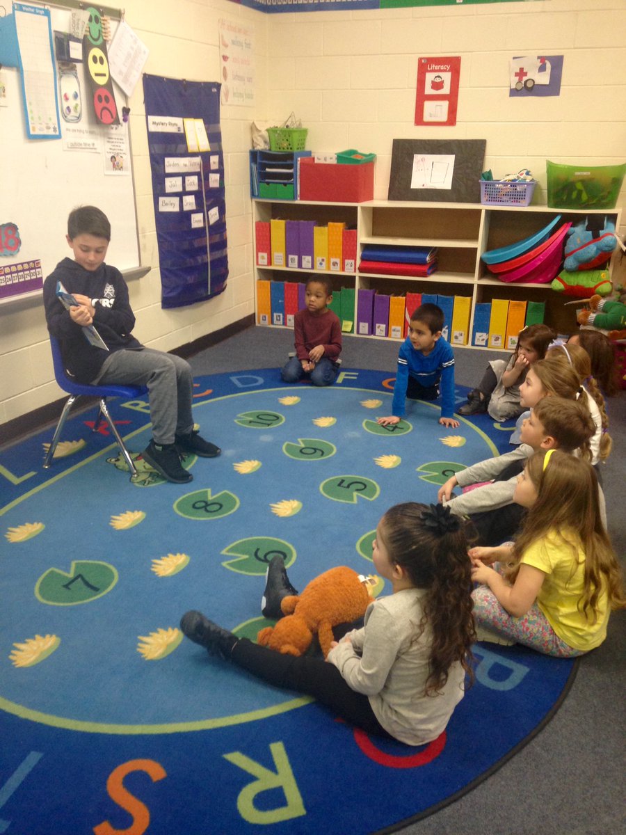 ConnellsCrew's tweet photo. The guest readers continue... Thanks for reading to us today, Luke! β€οΈπ #readacrossamerica #FSDKidsRead @FSDVikings @Diane_galuppo https://t.co/k9hrzCWfzR