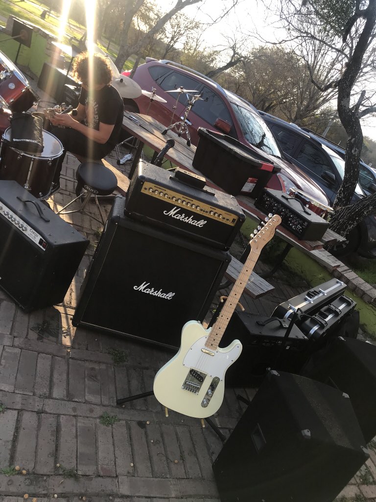 El_Blackwell's tweet photo. Love is in details, people.🤘🏽Battle of the Bands, here we come! @CANYON_KEYCLUB @CanyonPrincipal https://t.co/1lWd7xuBEh