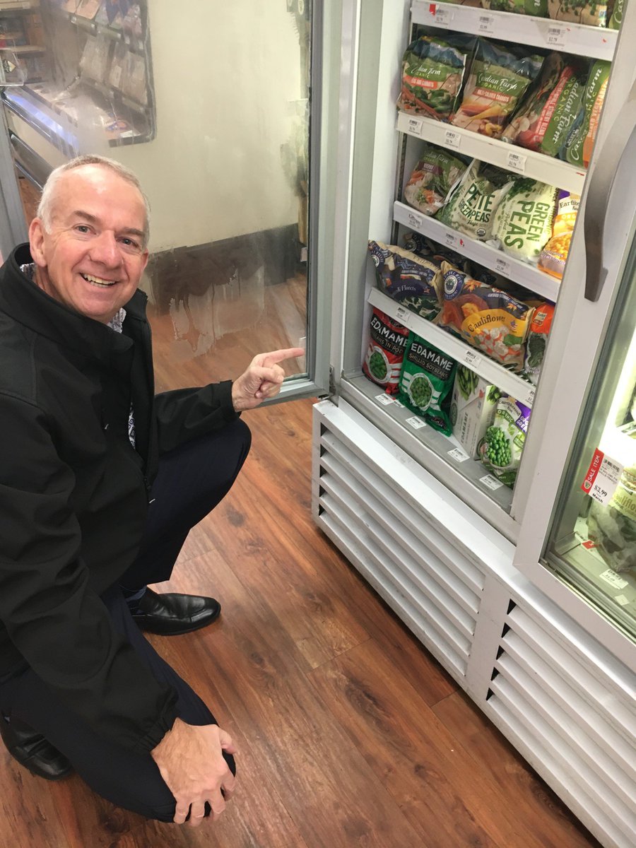 seapointfarms's tweet photo. Pick up some of our nutritious and healthy #edamame at Mother's Market Huntington Beach!  #EnjoyLifeEatWell #NationalNutritionMonth #nongmo #plantbased https://t.co/ZSYvHjGPjO