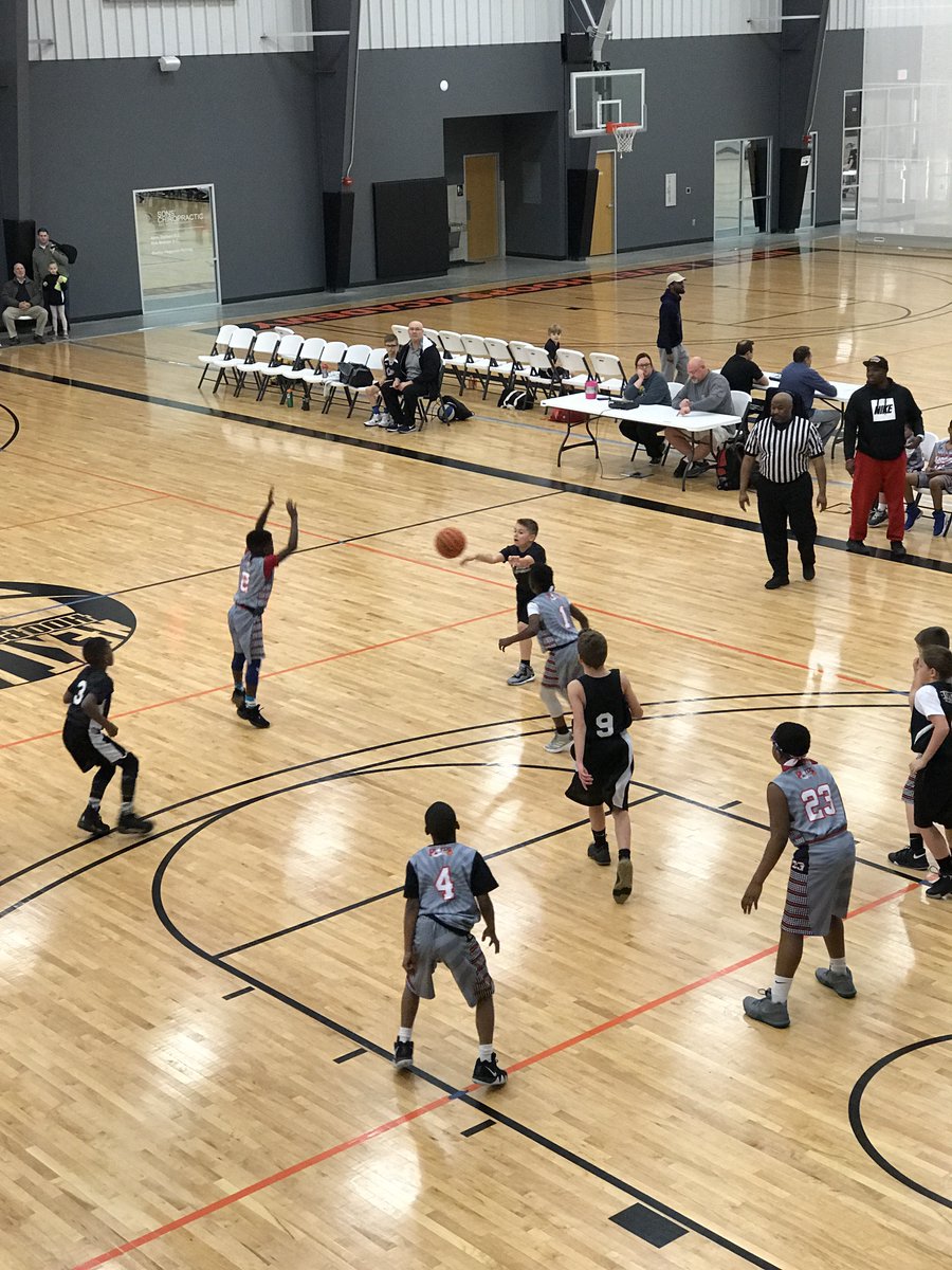 ICTHoopsAcademy's tweet photo. Week 9 of the 2018 Winter @ICTHoopsLeague is underway! Final week of regular season play! Post-seasons tournament begins on Monday! https://t.co/eaFHJq3DB9