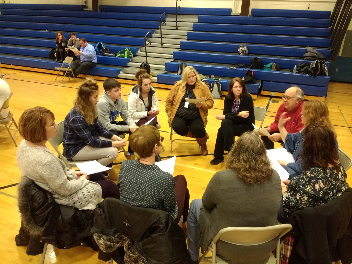 JimOtt30's tweet photo. Students and staff working together to make Bellevue even better!! @CometConnectio2 #everycometcounts
@BellevueComets https://t.co/KgdrljiVye