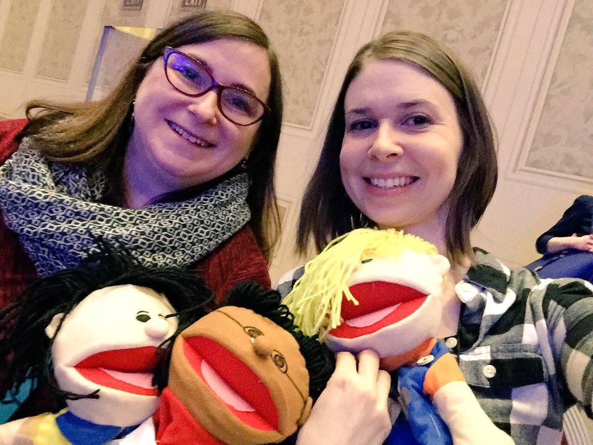 We met these humans today! They’re so passionate, all advocating in their own way! We hope someday to get our own mini #TheWalkingGallery jackets from @ReginaHolliday and get to work with @AFellowsamy from @myopennotes! These people are crushing it with goodness! #HIMSS18