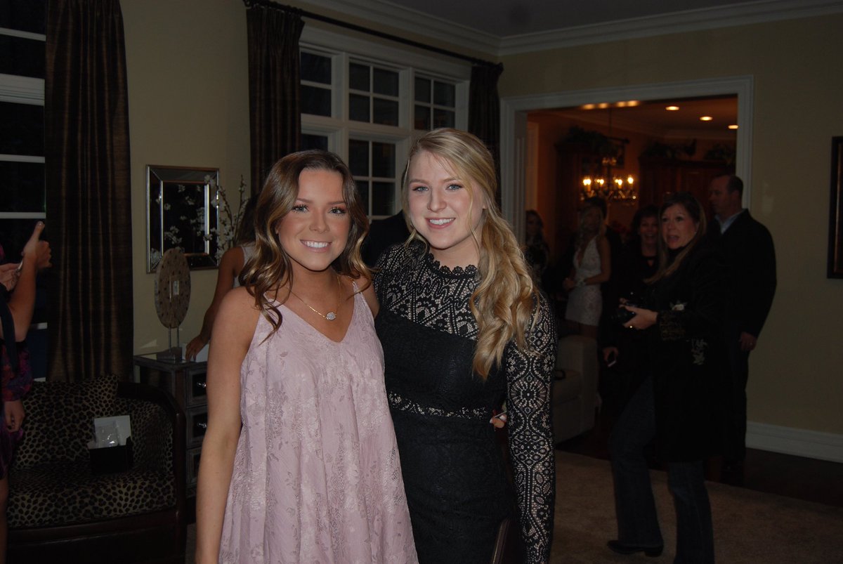 sydbau's tweet photo. happy birthday to my best friend! Lucky to have your crazy self by my side👯‍♀️ love you beyond words❣️@laurheraty https://t.co/HpJapsnp50
