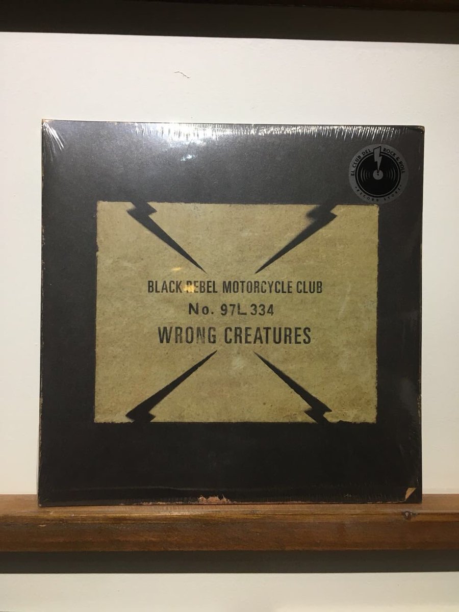 ClubRocknRoll's tweet photo. Uno de los álbumes más esperados y aclamados de este año para el #Rock ha llegado al club:
@BRMCofficial - #WrongCreatures🔥💿
Su rock ‘oscuro’ hace fusión con su lado de blues y psycho = Increíble 🤘🏼
Ya disponible en línea o en la tienda.
¡Te esperamos por tu copia!🔊 https://t.co/SGTAuiJU1J