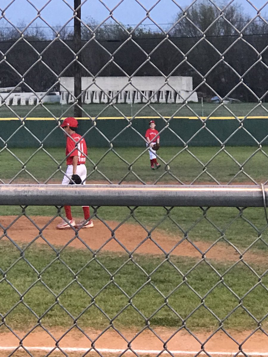EdwardsRangers's tweet photo. It’s a chilly night, but when a kid ask you to come to their game 4x in a day. You show up!! ⚾️❤️💙
#weareWetmore
#baseball https://t.co/7jtZoagGqE