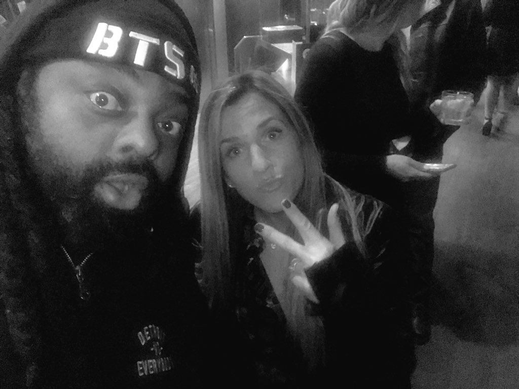 BushmanOnAir's tweet photo. Follow my bro > @_PRIVLEGE and get ready for #PenTherapy #ThursdayThought ๐ https://t.co/Xs6l2PBJ8u