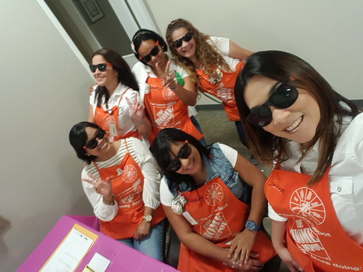 Lilynnette (@lidecrcr) on Twitter photo Momentos de crecimiento          Porque somos Líderes de Servicio Momentos de crecimiento          Porque somos Líderes de Servicio