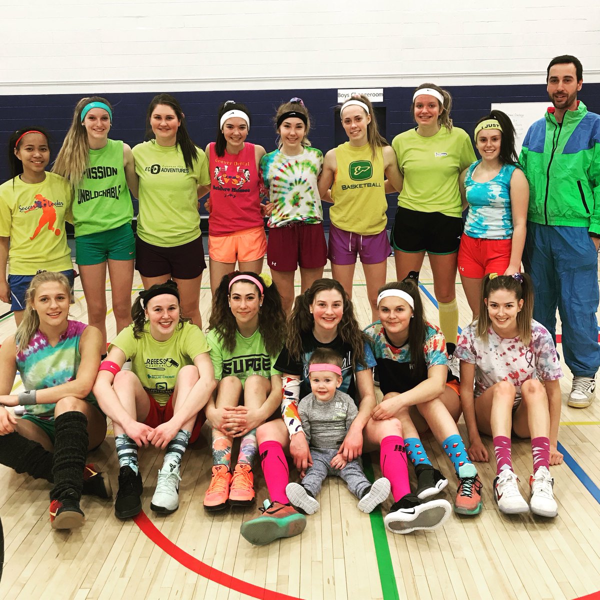 MrsHerrickSCCHS's tweet photo. Sr Arden’s had an 80’s themed practice today and Asher was there to support! #nicetracksuit @SCCHS_Comp https://t.co/QqBFKnsNb3