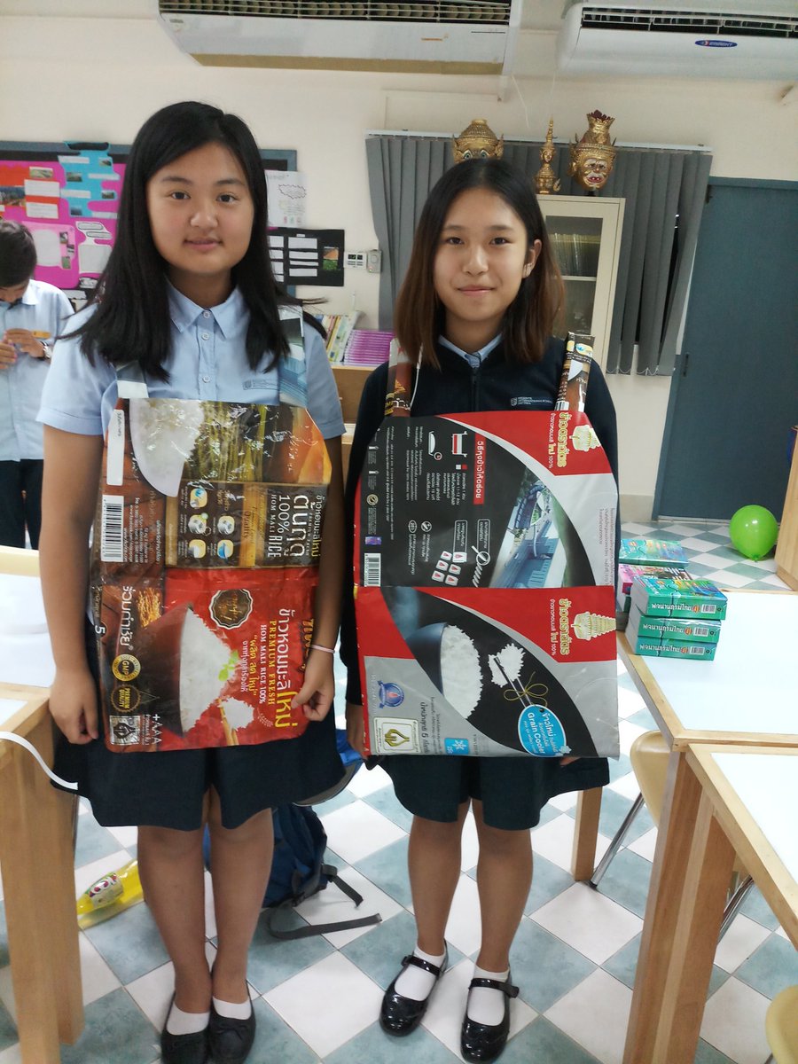 RegentsSchool's tweet image. The Secondary School&apos;s &apos;Value of Waste&apos; CCA is all about finding creative ways to utilise waste materials you&apos;d otherwise throw away. This week our students decided to make use of old rice bags by turning them into eco aprons! #GoRISPSecondary