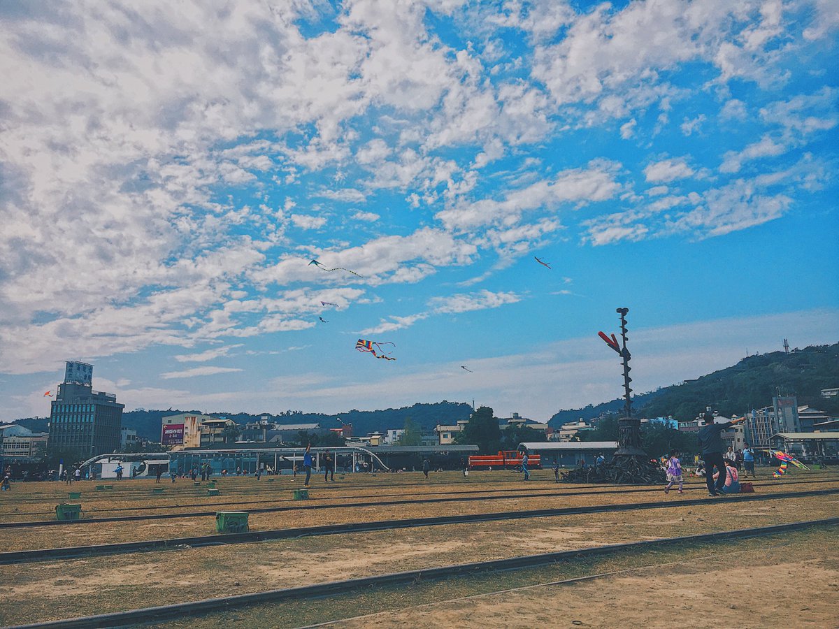 9cam_official's tweet photo. Kite in the sky🛤️
📷by @jenette410 with #9cam
9cam 試しにいく: https://t.co/9vQF9G3miS
#写真好きな人と繋がりたい
#風景 #カメラ #美しい
#photograph #iphonography #shotoniphone
#9edit #朝 #写真 #綺麗な #love #landscape #photography https://t.co/e4sg5VsNLw
