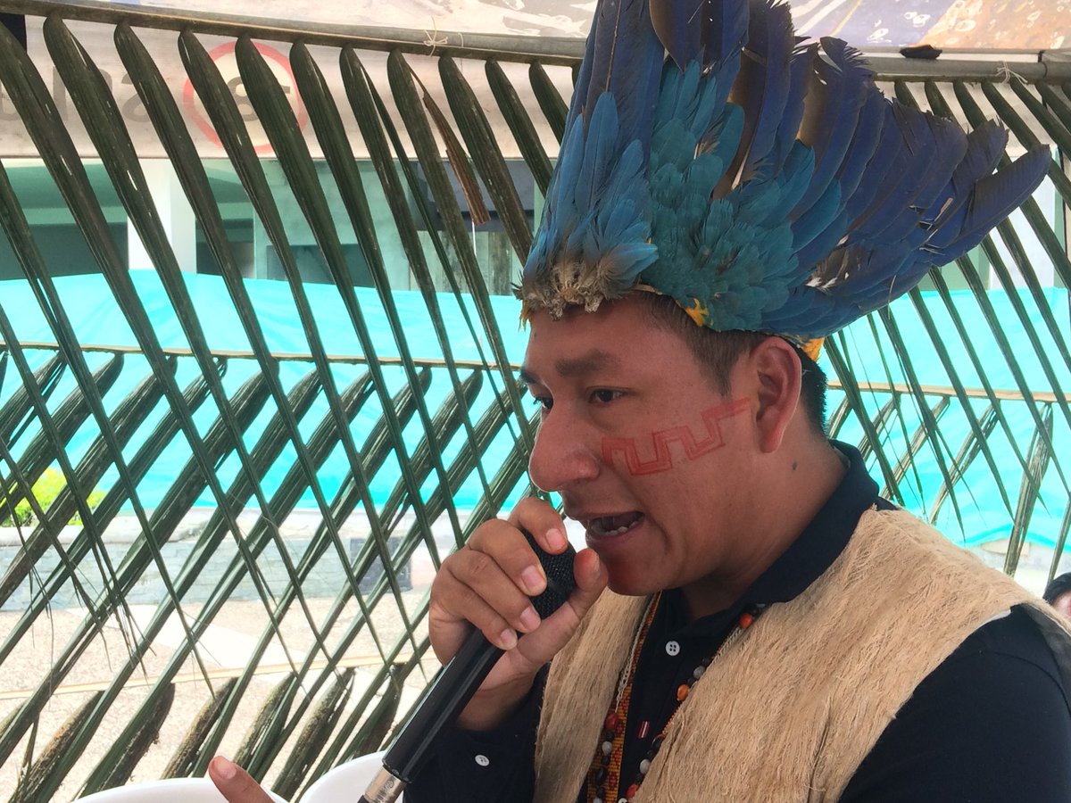 SEIBEec's tweet photo. Froilán Grefa, Dir. Difusión y Capacitación del @IICSAE_Ec brinda el taller sobre la importancia de apropiación de los procesos de revitalización de la lengua Sapara | FESTIVAL DE LA LENGUA SAPARA - #WITSAJA” | #IdiomasAncestralesEc #SaberesAncestralesEc https://t.co/IdKG9fKQMb