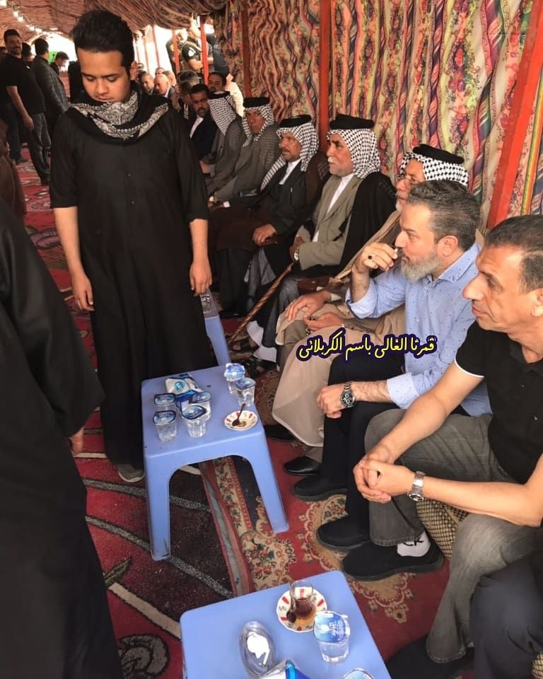 .
#هذا_اليوم 2018/3/23 م

وصول الحاج #باسم_الكربلائي
لتعزية الشاعر #ثائر_الكناني
والرادود #علي_الكناني
بفقيدهم الراحل 💔
والد ثائر و جد علي)
-
#مرتضى_رحيم_العياشي