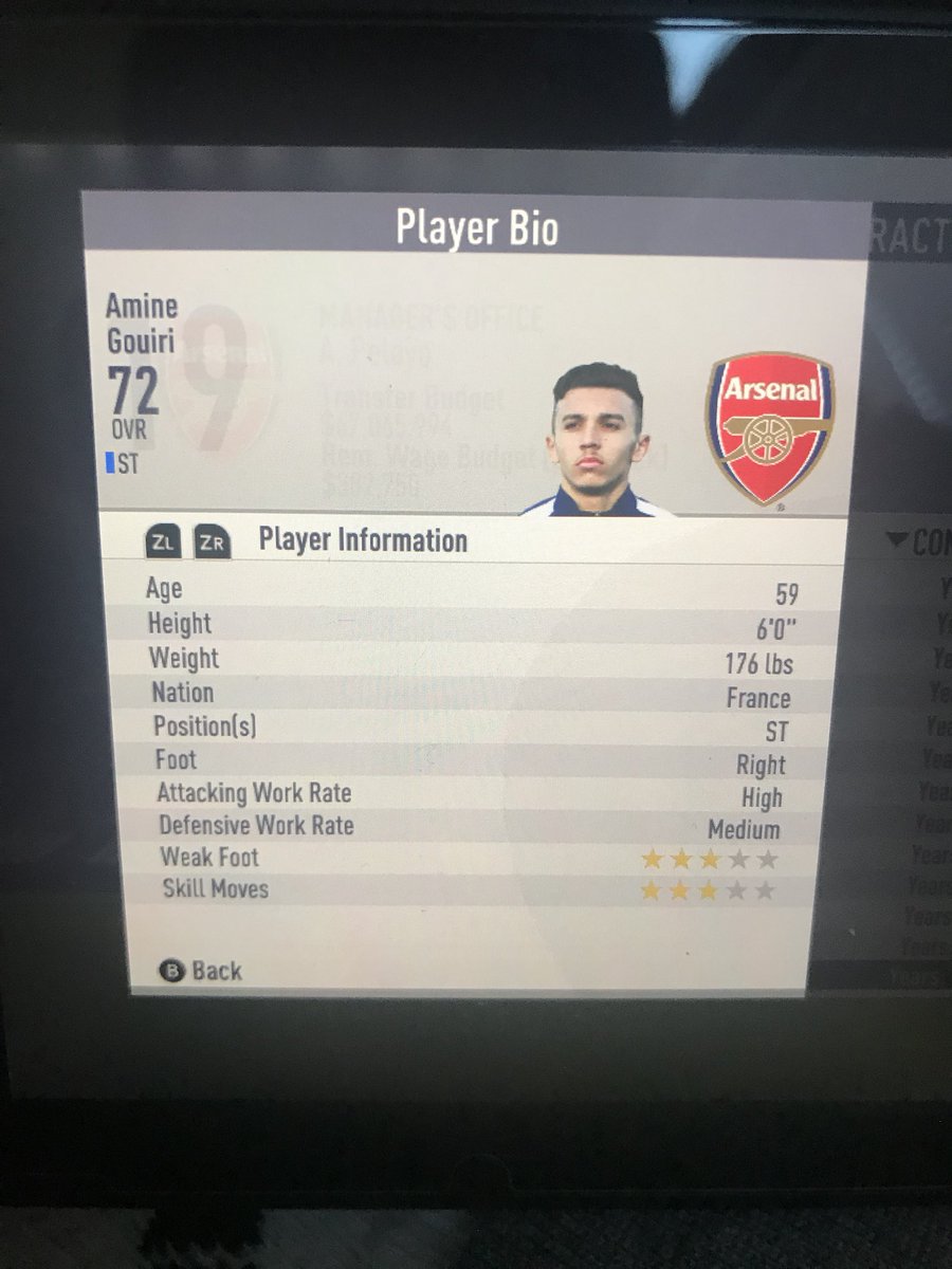Vxleri8's tweet photo. Fucking annoying ass glitch where young players age change to their late 50’s on FIFA 18 Nintendo Switch career mode @EASPORTSFIFA @EAHelp https://t.co/5a9BbMR9hH