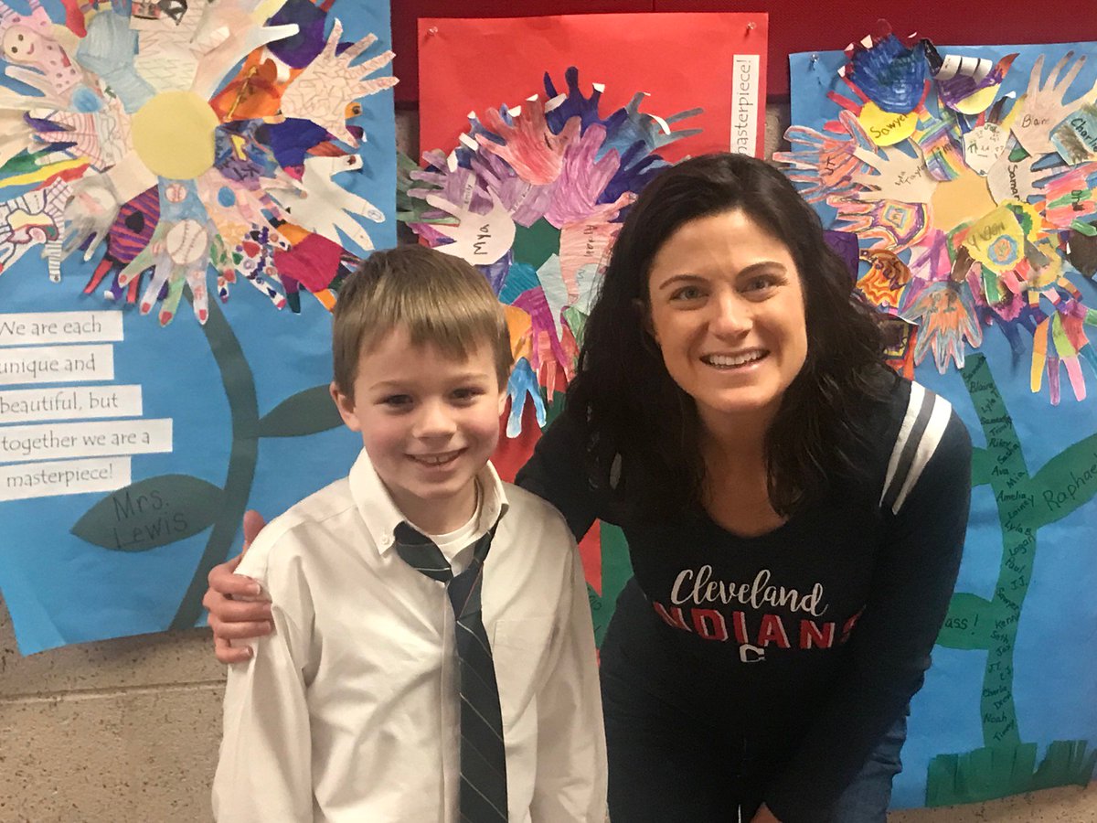 Our principal of the day has identified Mrs. Lewis as one of his favorite teachers because she teaches with style, hands on and engaging!
#Ohiolovesteachers #kenstoninspired