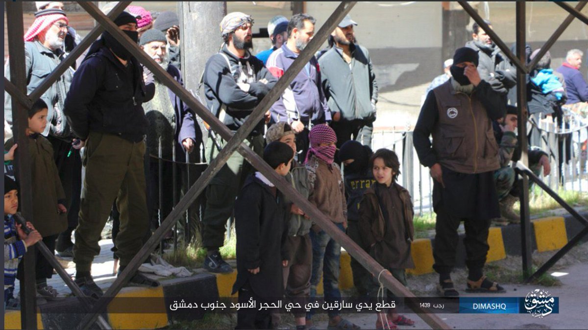 OSofista10's tweet photo. OGGI #SYRIA #IslamicState TAGLIO DELLA MANO, SUD #Damasco. #TerrorMonitor #DIMASHQ https://t.co/EHN4UrkGgH