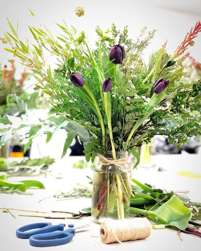 Having the loveliest Friday I’ve had in a long time, making vegan candles with <a href="/joinstorelondon/">join</a> &amp; arranging my own wild bouquet with @bloomologieuk 🌿 How beautiful is this!?! 💐 feeling impressed with myself! 😄🙌🏻
•
•
•
#wildflowers #flowerarrangin… ift.tt/2IMvup9