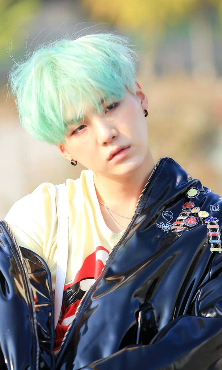 Moon_LxC's tweet photo. Hoy es el día de la lindurita  de #SUGA !!!

El terroncito de azúcar más adorable y tierno jamás visto, completamente perfecto, con un carácter muy distintivo pero muy hermoso a la vez!! 

FELIZ DIA YOONGI!! 😍💕😍

#SugaAppreciationDay https://t.co/09FjCI67gl