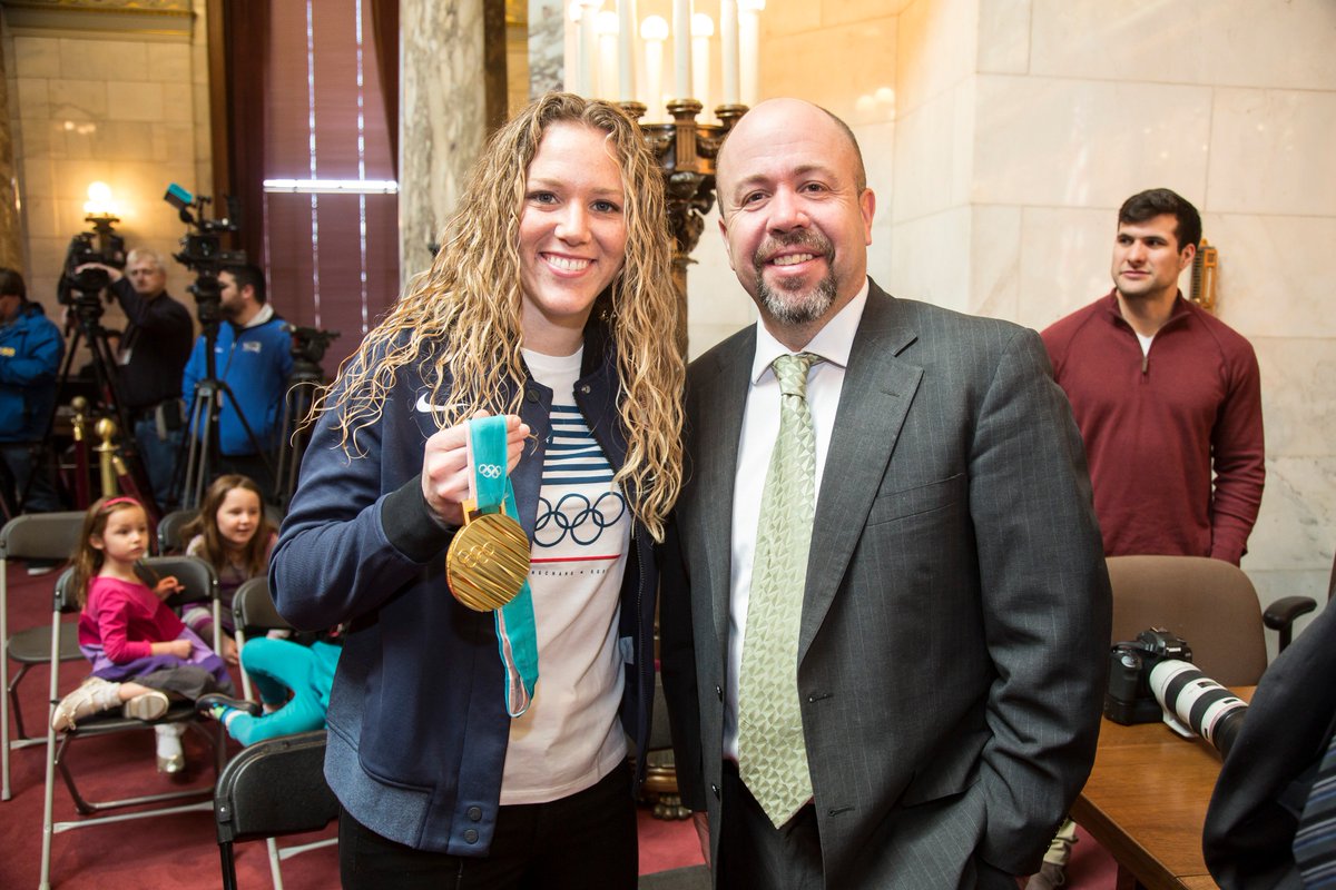 RepSteineke's tweet image. Had some very talented visitors for yesterday's floor session - #Olympics2018 gold medalists! Thanks to @aRigs33 for joining!