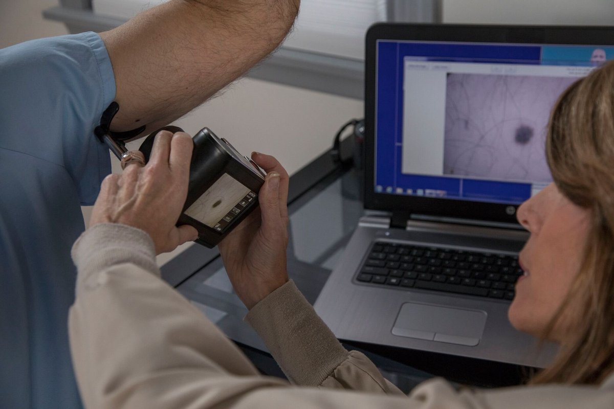 Our one-of-a-kind Skin Surveillance Program produces high-resolution diagnostic images and creates a profile for your skin and individual moles that is monitored for any changes over time. Learn more 👉 ow.ly/fhOl30iZNEj