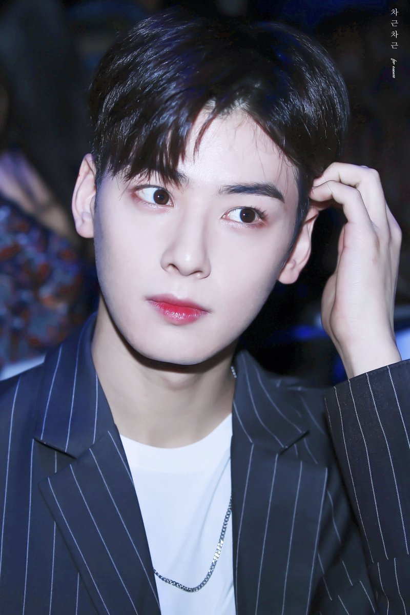 EW_0330's tweet image. 180323 서울패션위크 CHARMS
내 반짝반짝 자부심 💫✨
#아스트로 #ASTRO #차은우 #이동민 #로하수호 #CHAEUNWOO #차근차근@offclASTRO